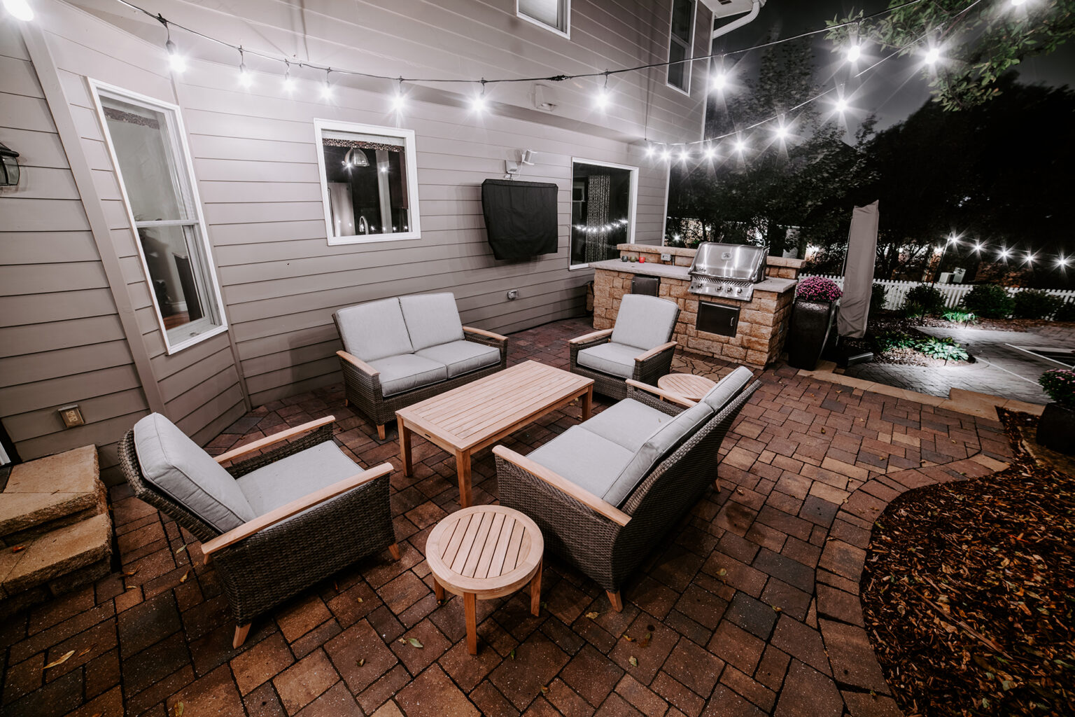 Weller Brothers backyard patio landscaping