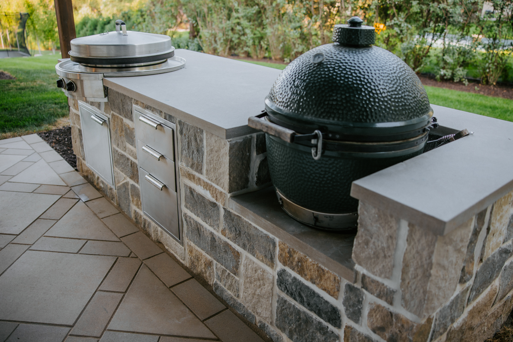 outdoor kitchen dual cooking appliances