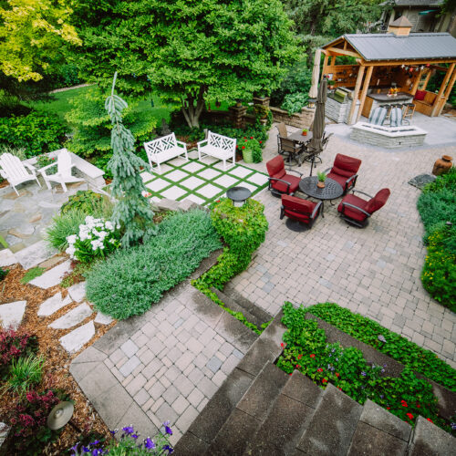 custom midwest backyard garden landscaping