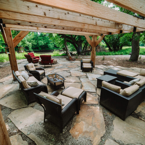 pergola and outdoor living room in Sioux Falls