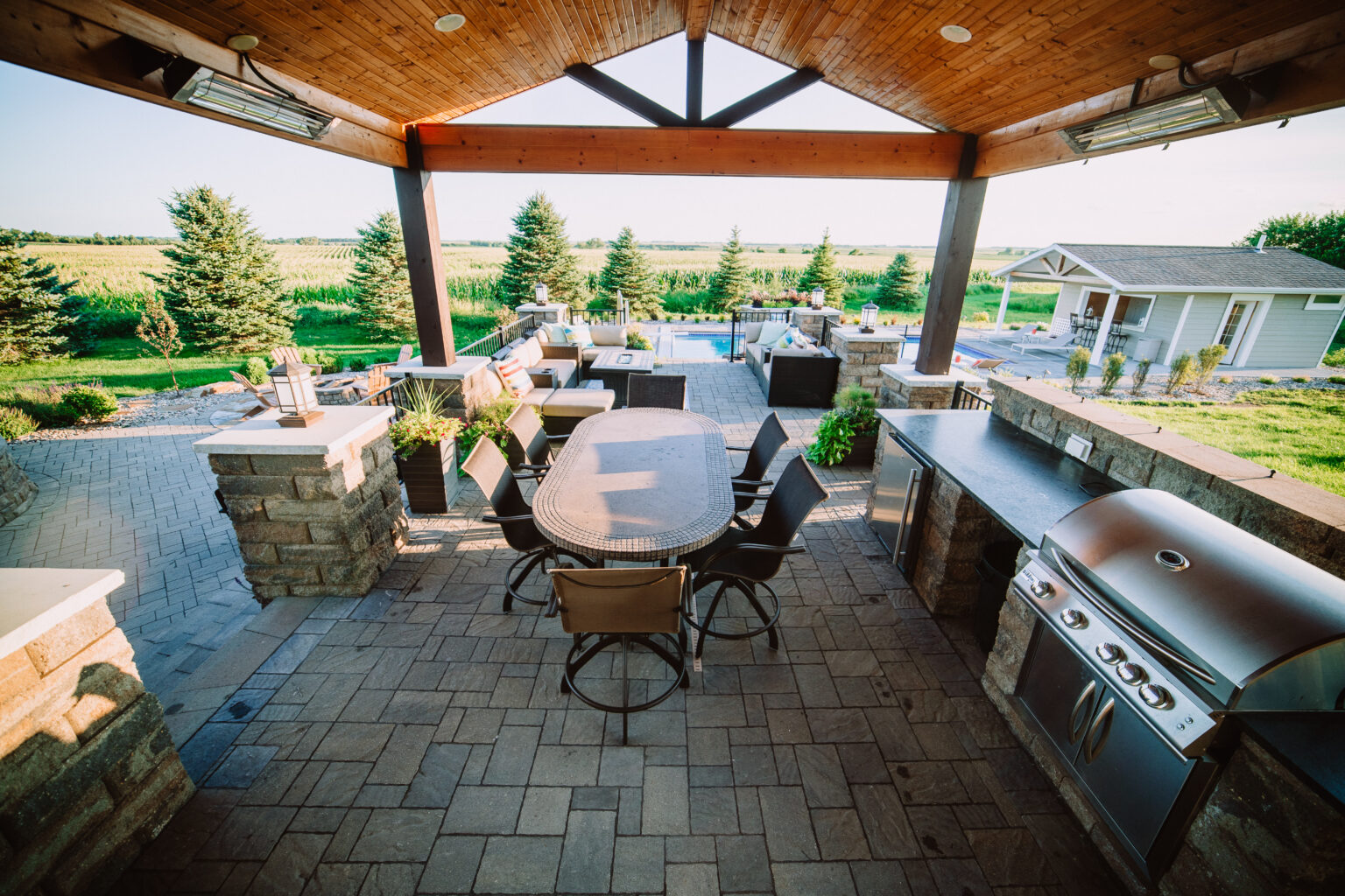custom outdoor kitchen