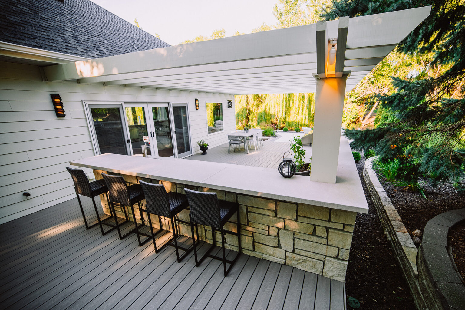 outdoor dining area designed by Weller Brothers Landscaping