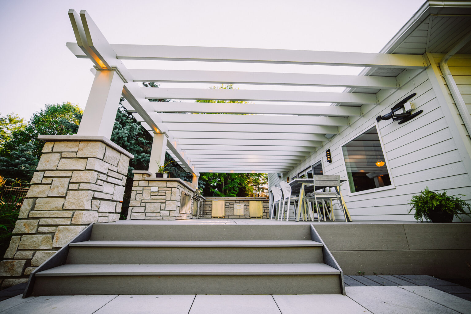 white backyard patio for entertaining