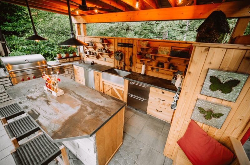 Outdoor Kitchen with a Pergola, Weller Brothers Landscaping 