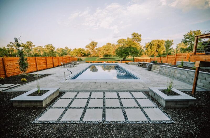 Modern backyard pool landscaping