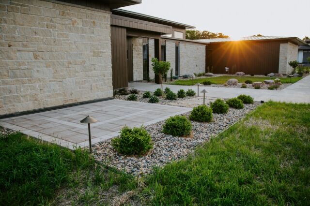 📣 Just published – a new landscape tour designed and installed by our Rochester, MN team.

The design features sharp, clean lines and soft, feathery accents, creating a perfect juxtaposition. 

Tap the link in our bio to see our full landscape tours.