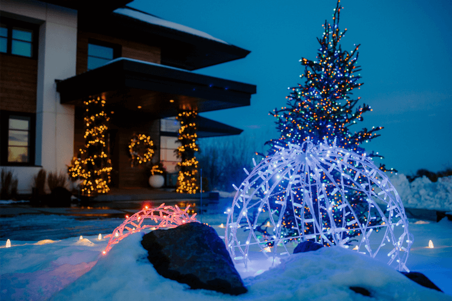 holiday lights in front of a sioux falls home