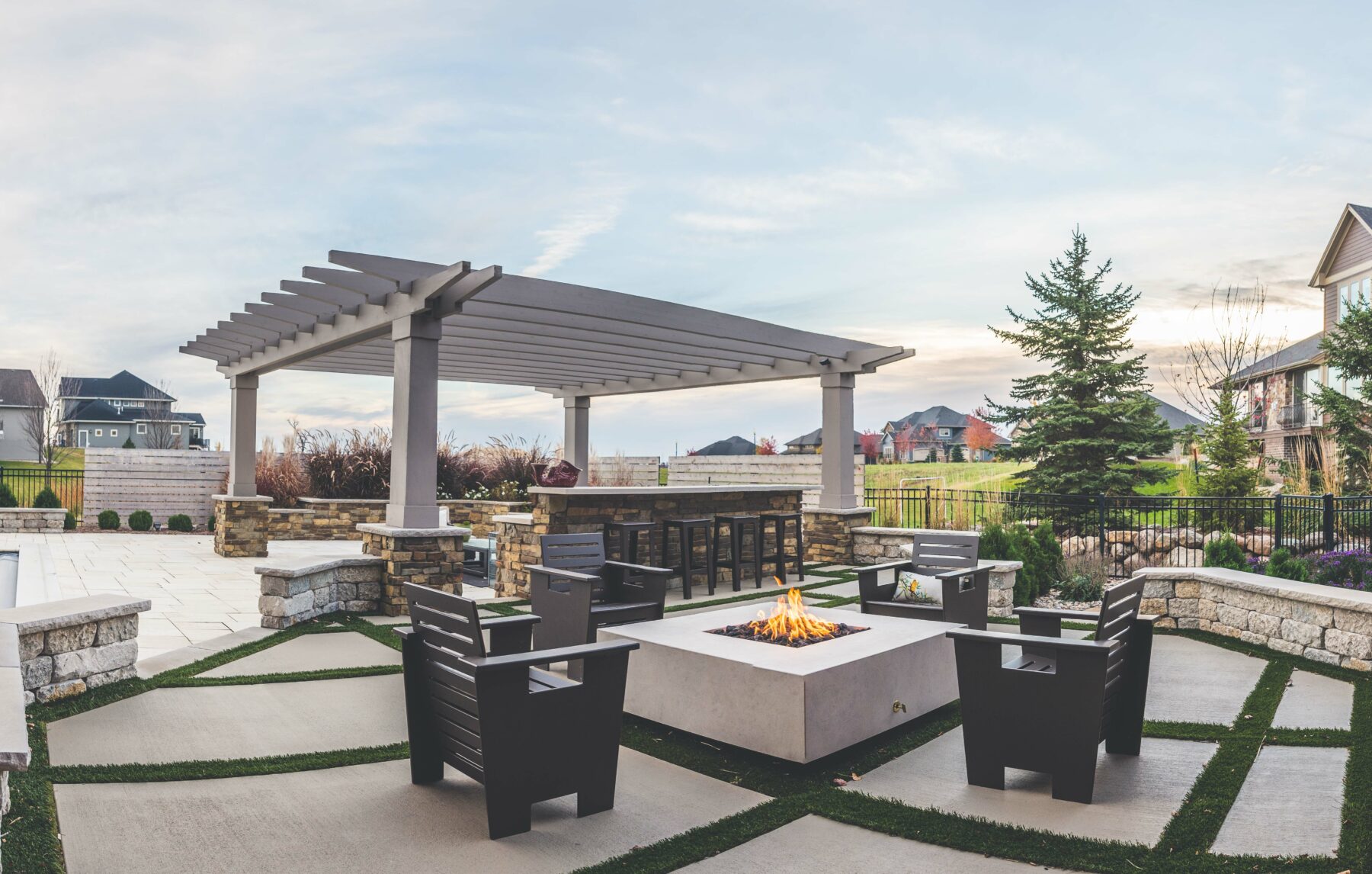 modern backyard patio and pergola