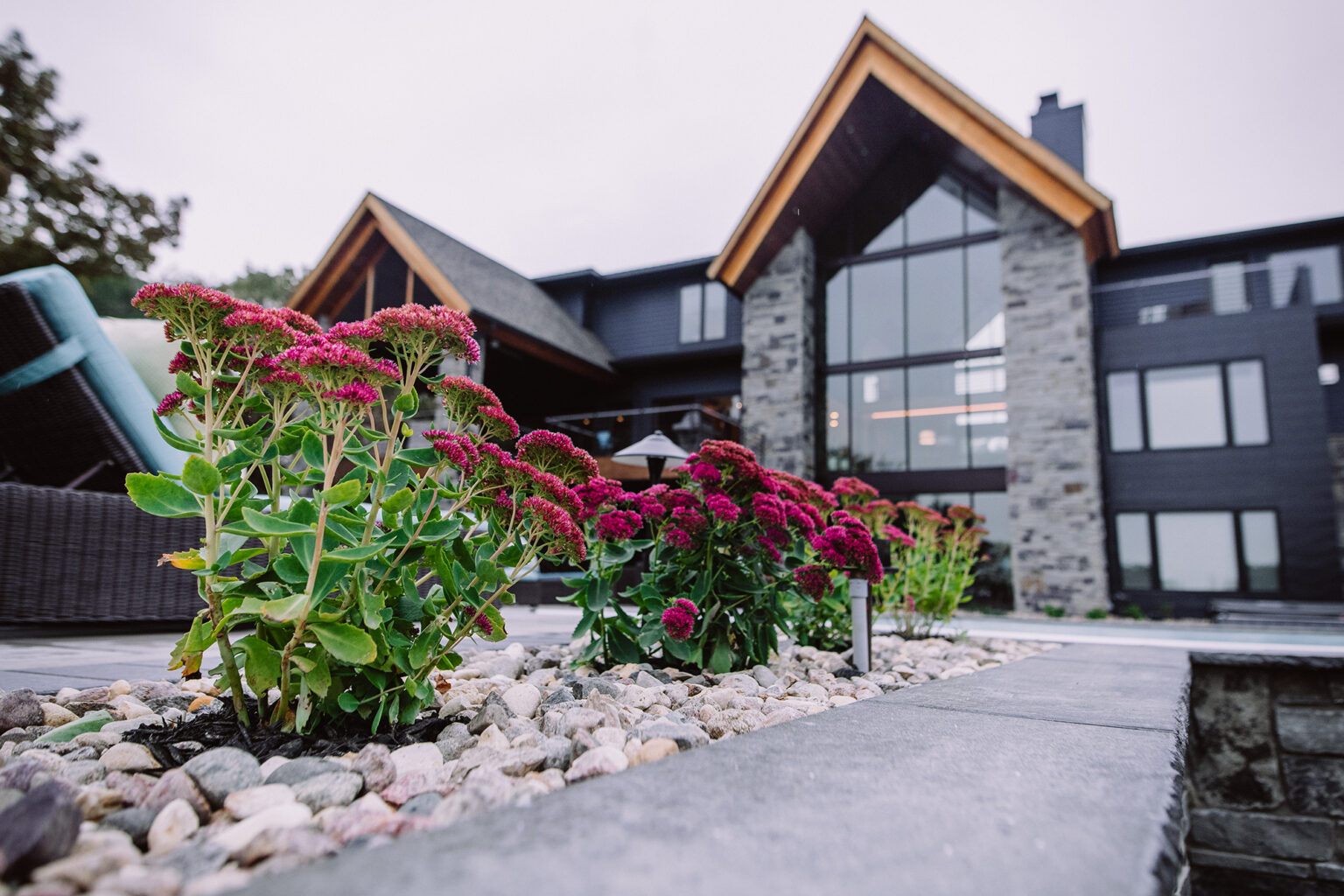 Sioux Falls home with flower bed landscaping